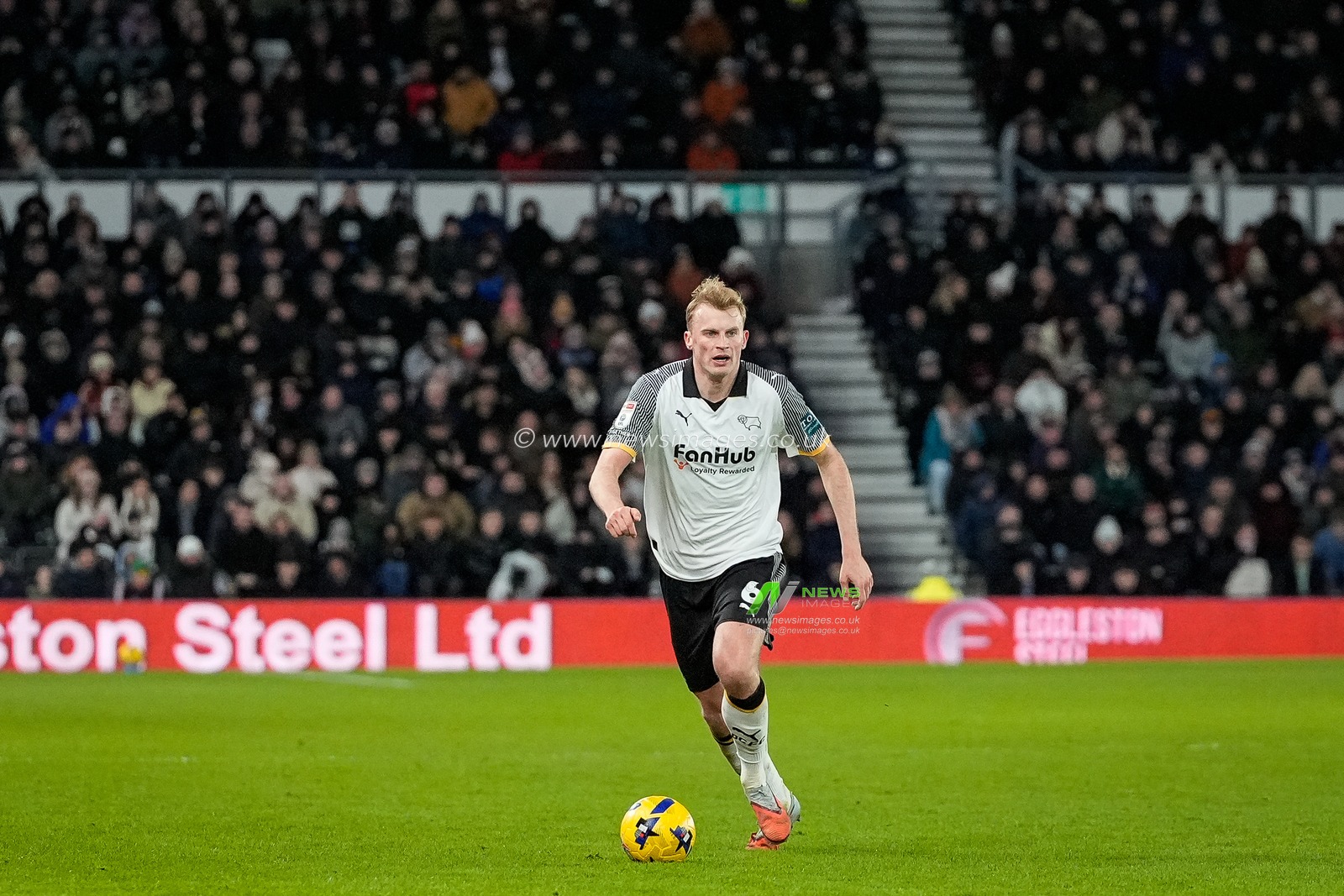Sondre Langas of Derby County makes a run with the ball during the Sky Bet Championship match Derby County vs Wrexham at Pride Park Stadium, Derby, United Kingdom, 4th January 2026

(Photo by Maynard Manyowa/News Images)

*** GER AUT SUI OUT ***