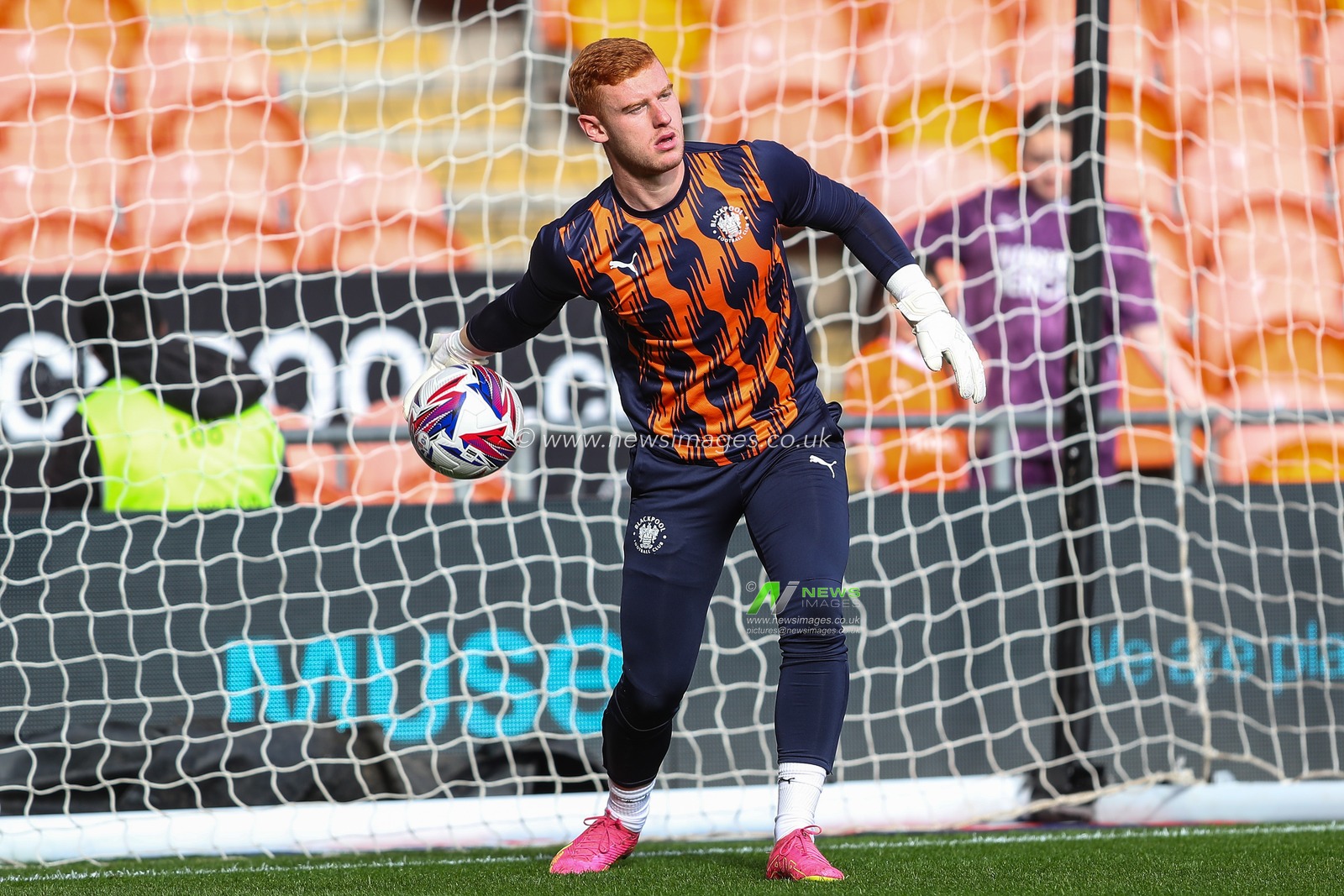 Mackenzie Chapman of Blackpool during the pre-game warm up ahead of the Sky Bet League 1 match Blackpool vs Barnsley at Bloomfield Road, Blackpool, United Kingdom, 19th October 2024

(Photo by Gareth Evans/News Images)