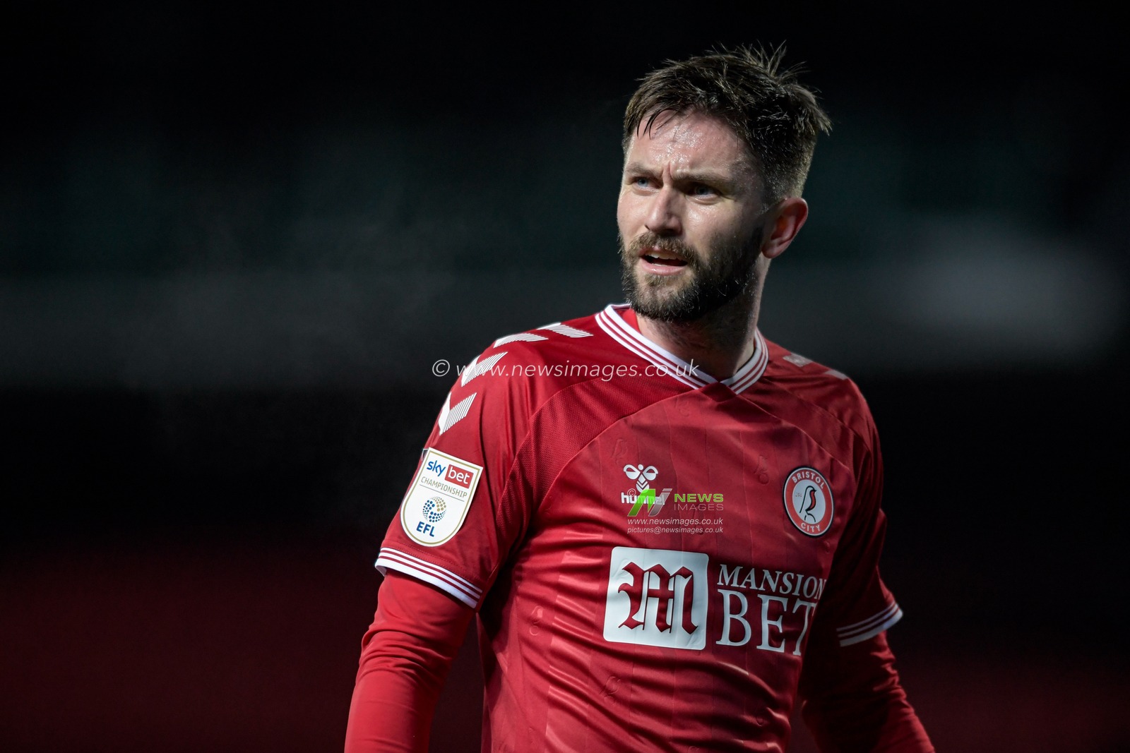 Henri Lansbury #17 of Bristol City in action during the game