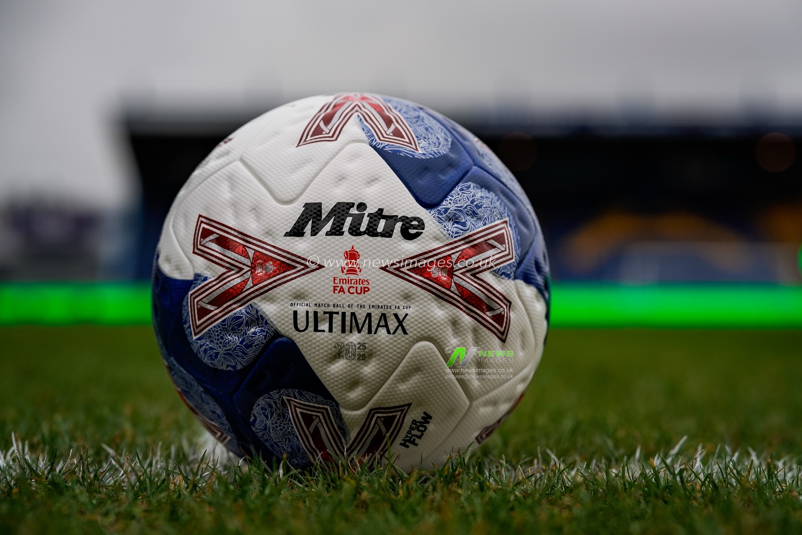 The official match ball during the Emirates FA Cup fifth round match Mansfield Town vs Arsenal at One Call Stadium, Mansfield, United Kingdom on 07 March 2026

(Photo by Maynard Manyowa/News Images)