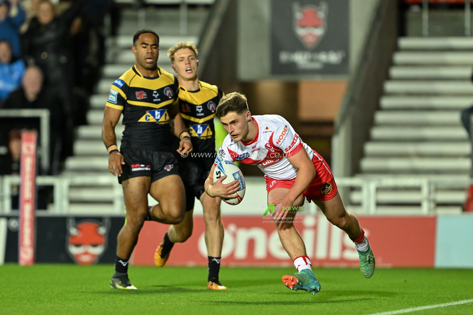 Jon Bennison of St. Helens goes over for a try to make it 10-0 St Helens during the Betfred Super League Round 26 match St Helens vs Castleford Tigers at Totally Wicked Stadium, St Helens, United Kingdom, 13th September 2024

(Photo by Cody Froggatt/News Images)