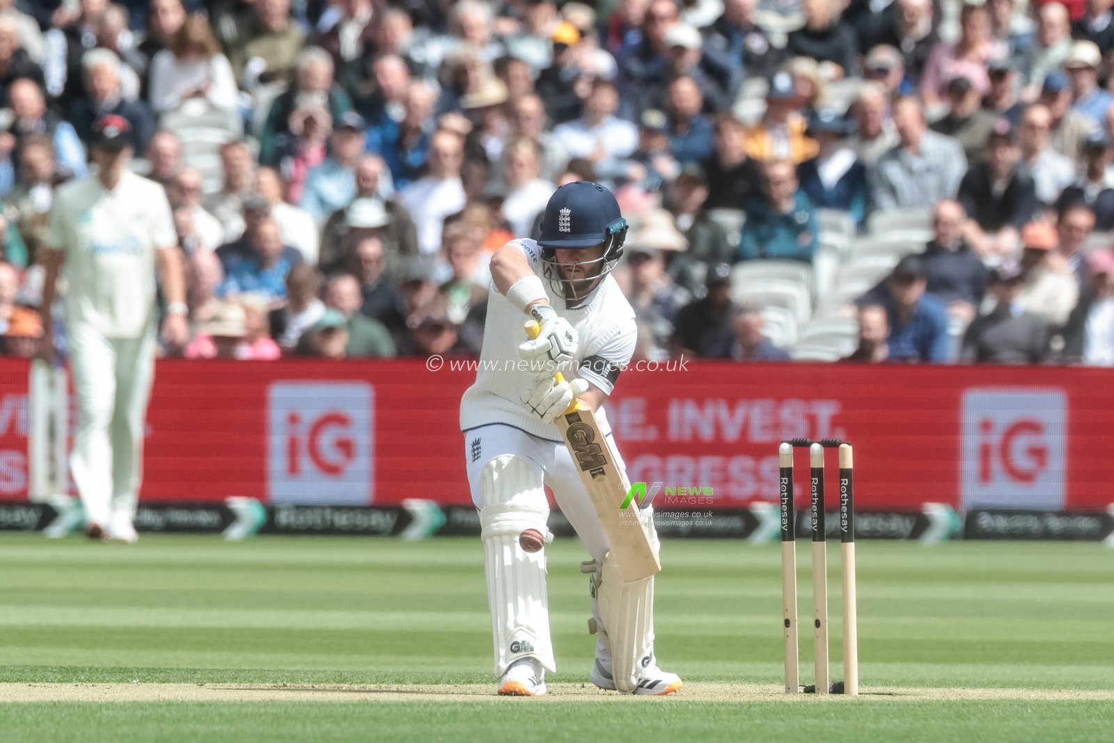 Ben Duckett of England plays a safety shot during the 1st Rothesay Test Match Day 1 England vs New Zealand at Lords, London, United Kingdom on 04 June 2026

(Photo by Mark Cosgrove/News Images)