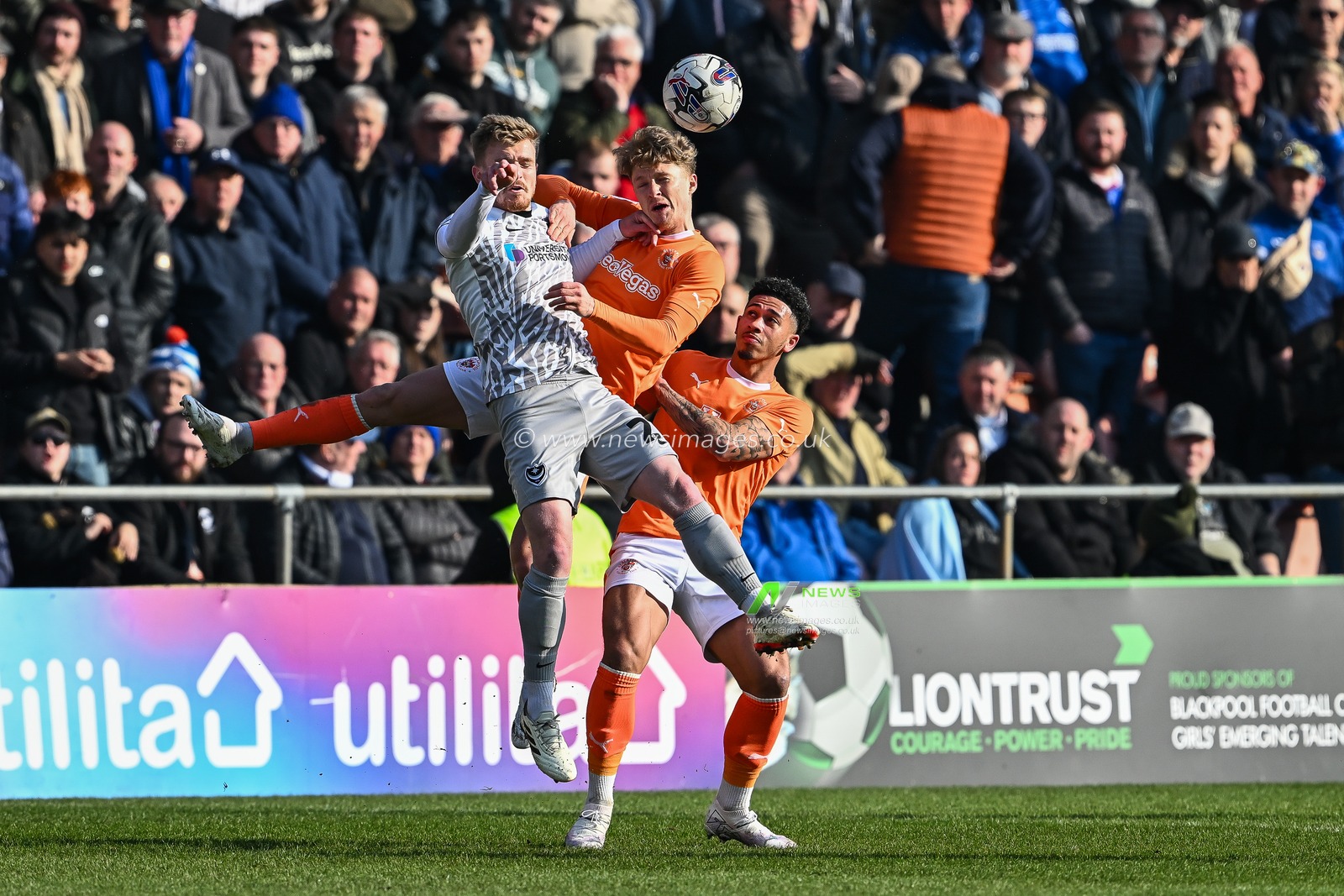 George Byers of Blackpool battles for the high ball during the Sky Bet League 1 match Blackpool vs Portsmouth at Bloomfield Road, Blackpool, United Kingdom, 9th March 2024

(Photo by Craig Thomas/News Images)