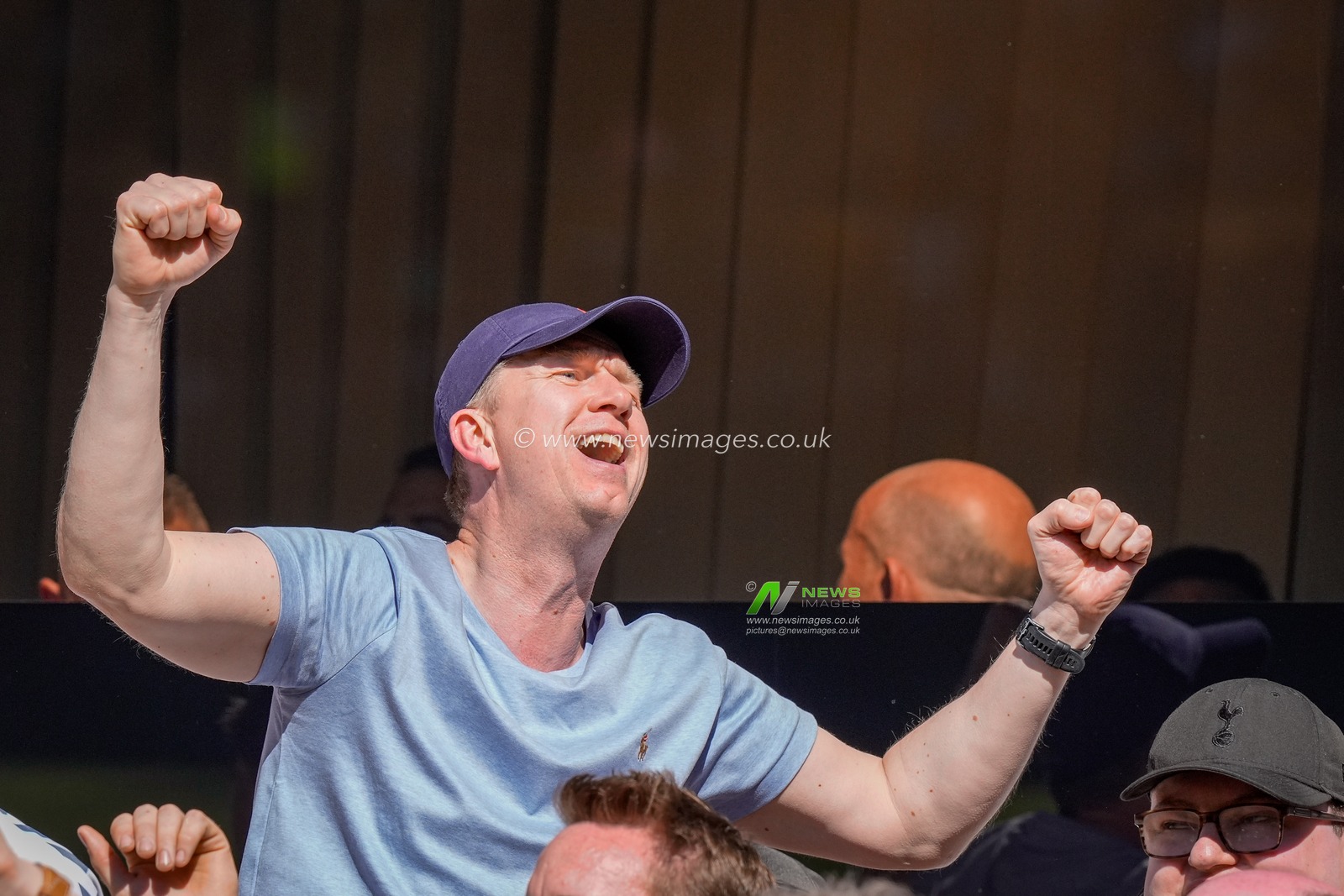 Spurs fans celebrate Joao Palhinha of Tottenham Hotspur scoring his goal to make it 0-1 during the Premier League match Wolverhampton Wanderers vs Tottenham Hotspur at Molineux, Wolverhampton, United Kingdom on 25 April 2026

(Photo by Maynard Manyowa/News Images)