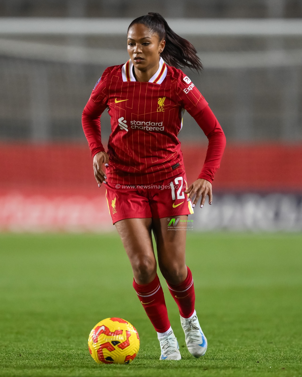 Taylor Hinds of Liverpool makes a break with the ball during the Women's League Cup - Group Stage - Group A Liverpool Women v Everton Women at St Helens Stadium, St Helens, United Kingdom, 11th December 2024

(Photo by Craig Thomas/News Images)