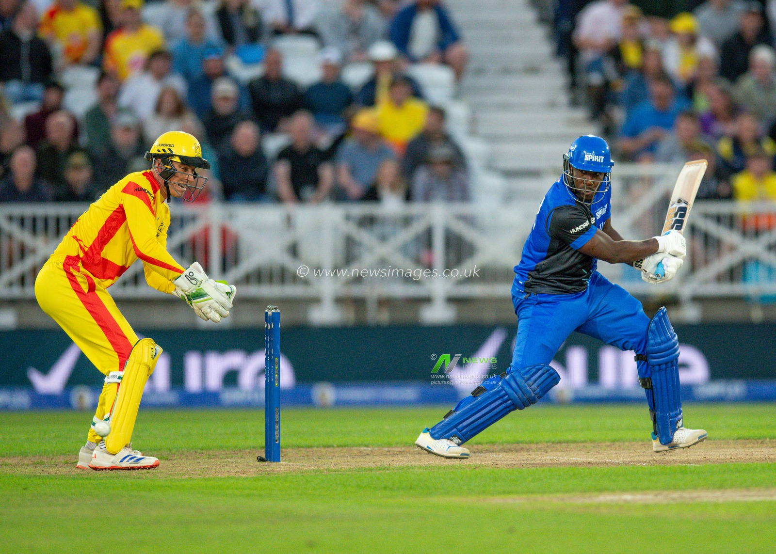 Andre RUSSELL of London Spirit batting with Tom BANTON of Trent Rockets at the wickets during the The Hundred match Trent Rockets vs London Spirit at Trent Bridge, Nottingham, United Kingdom, 6th August 2024

(Photo by Mark Dunn/News Images)