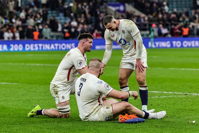 Tom Roebuck of England shakes hands with Joe Heyes of England and Tom Curry of England during the Quilter Nations Series 2025 match England vs New Zealand at Allianz Stadium, Twickenham, United Kingdom, 15th November 2025

(Photo by Mark Cosgrove/News Images)

*** GER AUT SUI OUT ***