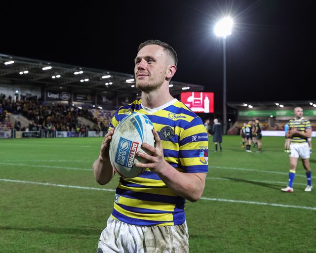 Ben Currie of Warrington Wolves celebrates the win with the fans during the Betfred Super League Round 4 match York Knights vs Warrington Wolves at LNER Community Stadium, York, United Kingdom on 06 March 2026

(Photo by Mark Cosgrove/News Images)
