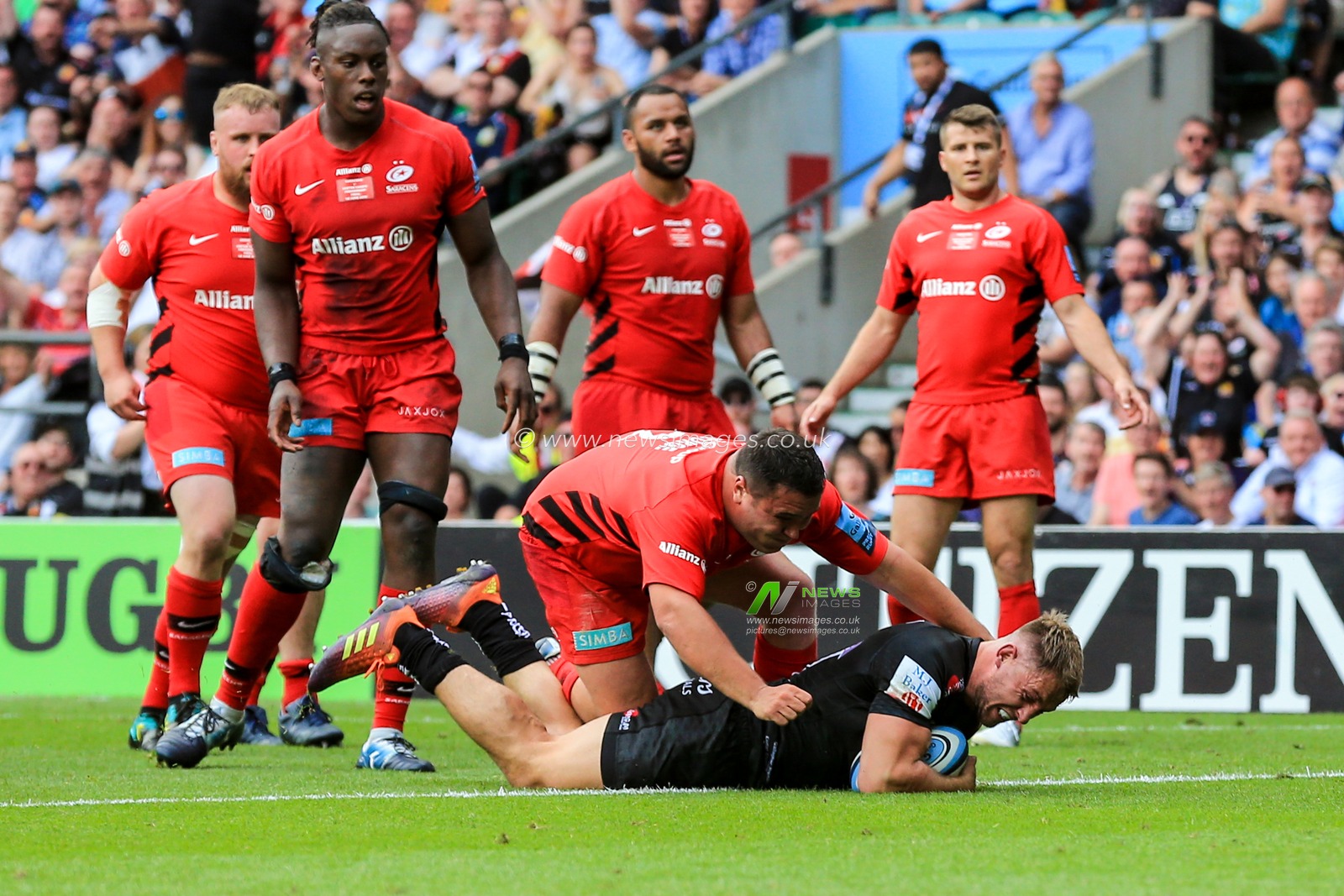 1st June 2019 , Twickenham, Twickenham Stadium, England ; Gallagher English Premiership Play-Off Final 2019, Exeter Chiefs vs Saracens ; Sam Hill (23) of Exeter scores in the final moments of the game

Credit: Georgie Kerr/News Images