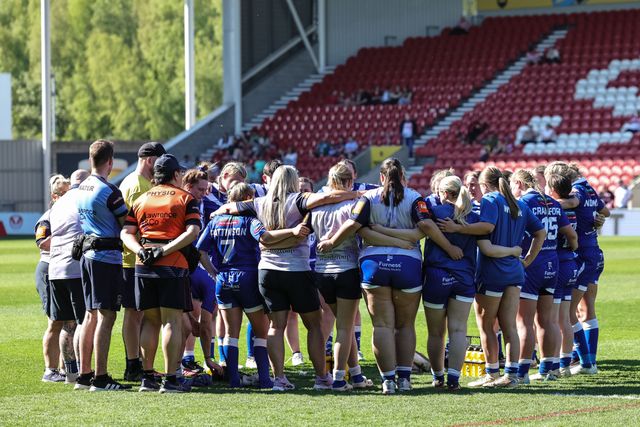 Barrow Raiders team huddle after losing 68-6 during the Betfred Women's Challenge Cup Quarter Final match St Helens vs Barrow Raiders at The BrewDog Stadium, St Helens, United Kingdom on 25 April 2026

(Photo by Mark Cosgrove/News Images)