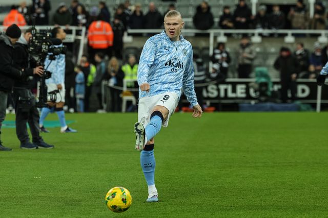 Erling Haaland of Manchester City in the pregame warmup session during the Carabao Cup Semi-finals First Leg Newcastle United vs Manchester City at St. James's Park, Newcastle, United Kingdom, 13th January 2026

(Photo by Mark Cosgrove/News Images)