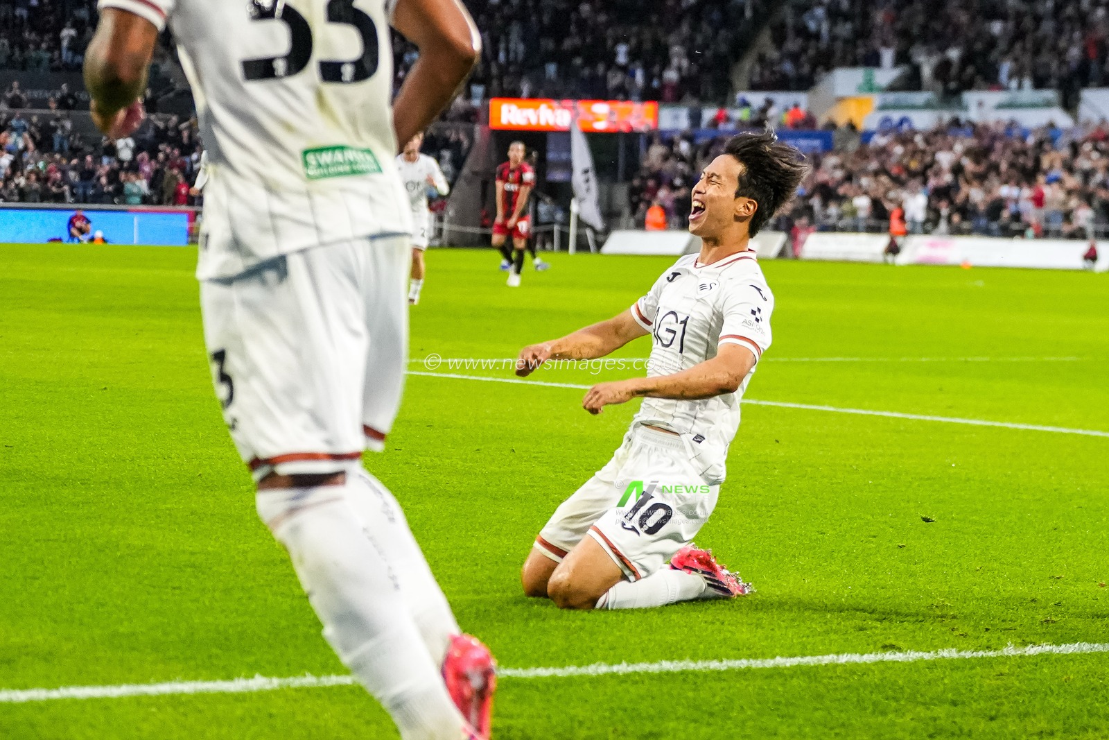 Eom Ji-Sung of Swansea City celebrates scoring his teams first goal during the Sky Bet Championship match Swansea City vs Watford at Swansea.com Stadium, Swansea, United Kingdom on 01 September 2026

(Photo by Andrew Lewis/News Images)
