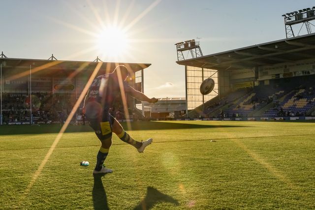 Marc Sneyd of Warrington Wolves in the pre-game warm up during the Betfred Super League Round 22 match Warrington Wolves vs Catalans Dragons at Halliwell Jones Stadium, Warrington, United Kingdom, 14th August 2025

(Photo by Mark Cosgrove/News Images)