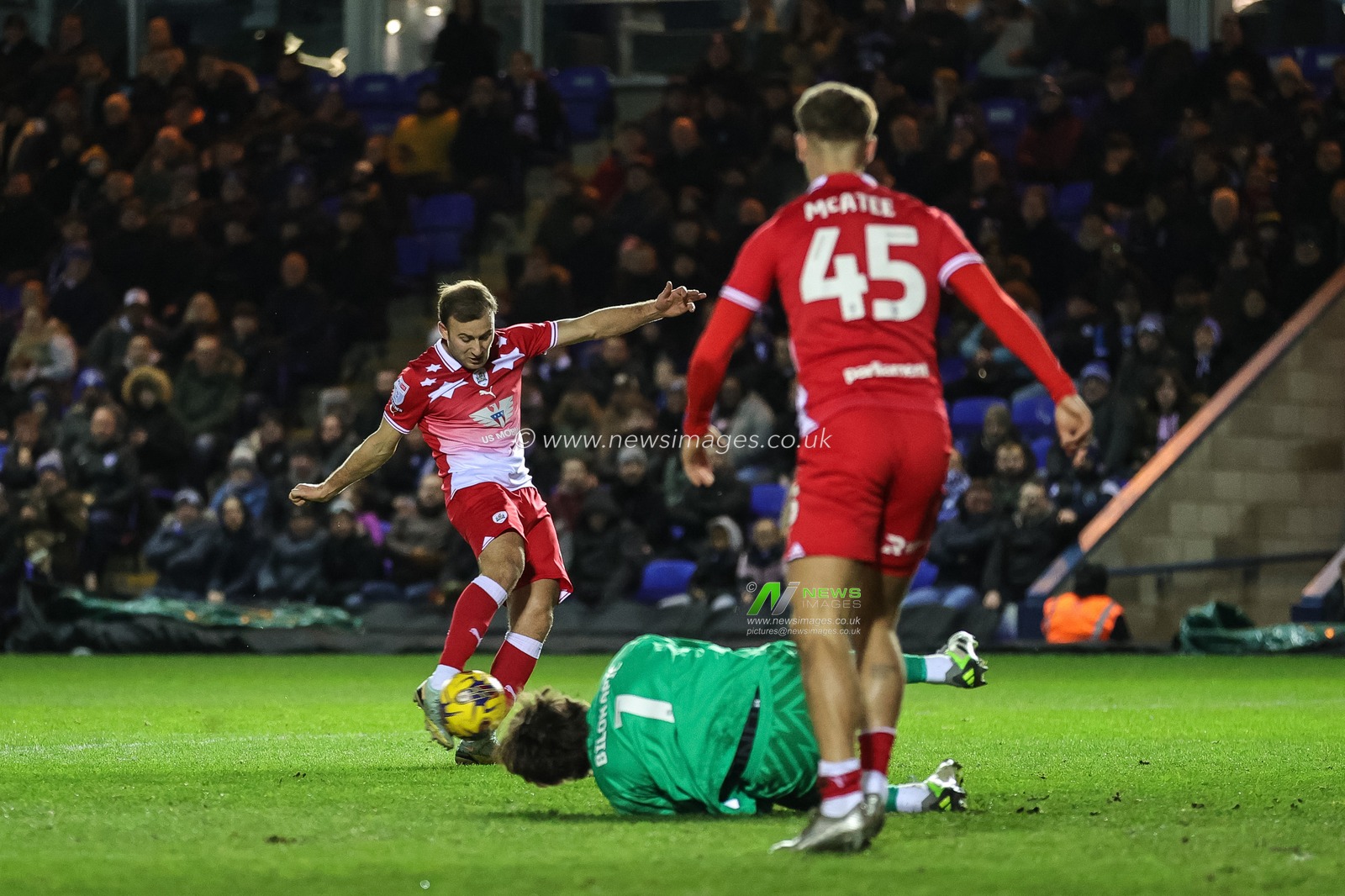 Herbie Kane #8 of Barnsley scores to make it 0-1 during the Sky Bet League 1 match Peterborough United vs Barnsley at Weston Homes Stadium, Peterborough, United Kingdom, 29th December 2023

(Photo by Mark Cosgrove/News Images)