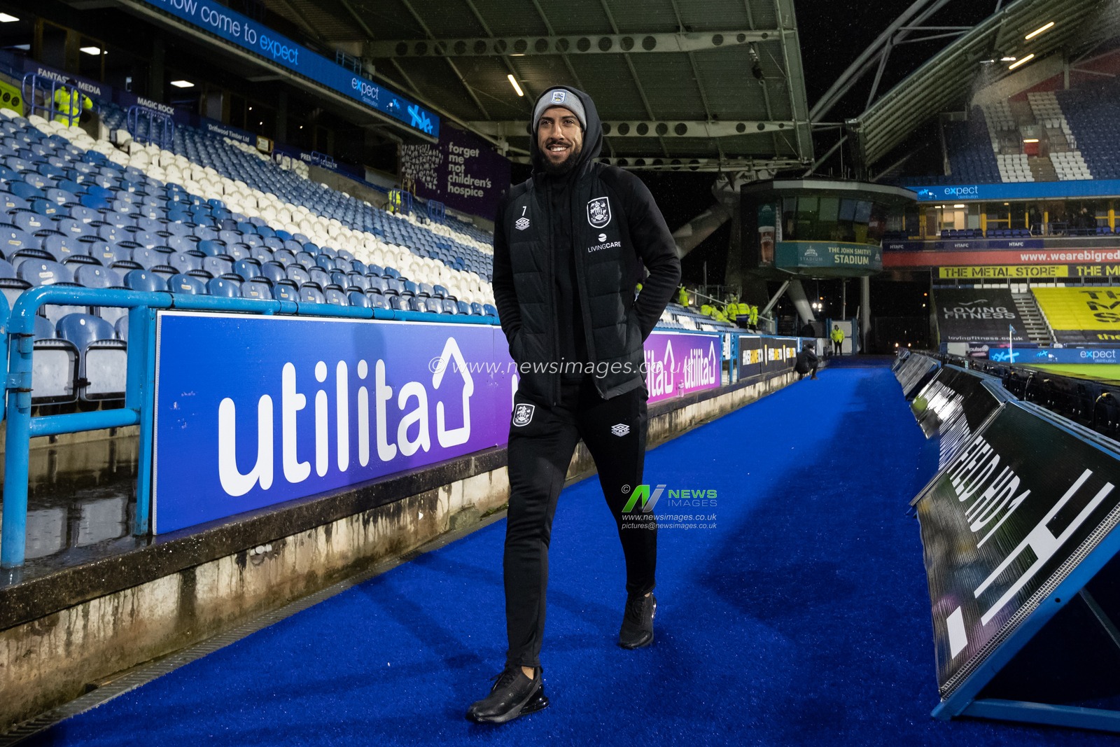 Sorba Thomas #7 of Huddersfield Town arrives at The John Smith's Stadium ahead of the Sky Bet Championship match Huddersfield Town vs Sunderland at John Smith's Stadium, Huddersfield, United Kingdom, 2nd November 2022

(Photo by James Heaton/News Images)