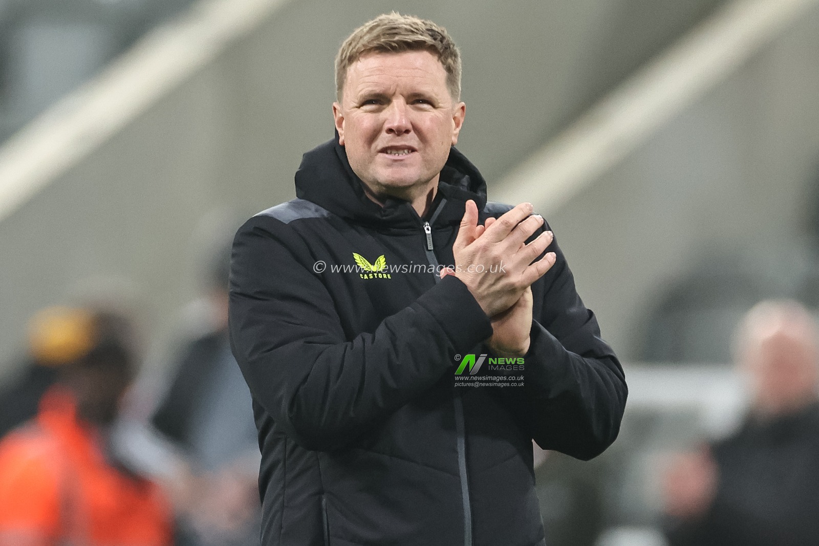 Eddie Howe manager of Newcastle United applauds the fans during the Premier League match Newcastle United vs Everton at St. James's Park, Newcastle, United Kingdom, 2nd April 2024

(Photo by Mark Cosgrove/News Images)