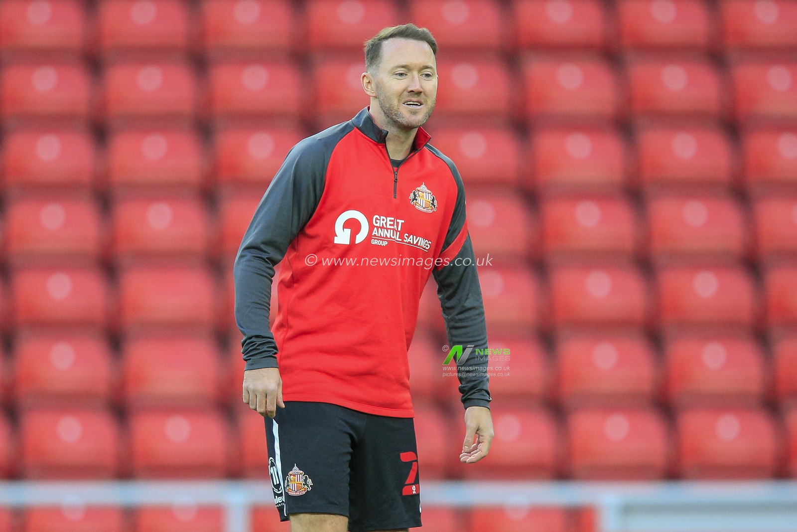 Aiden McGeady #28 of Sunderland during the pre-game warmup