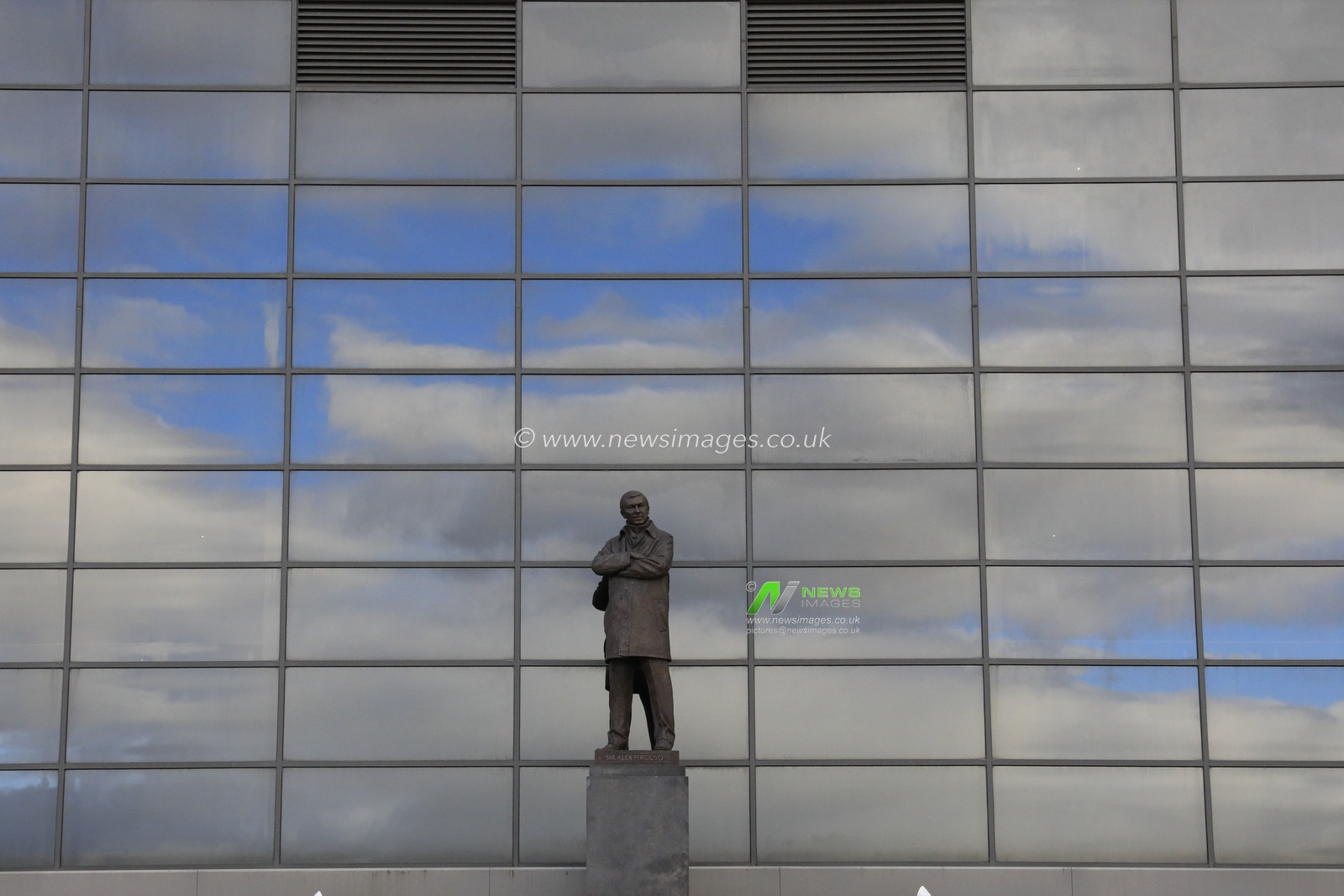 Sir Alex Ferguson statue outside Old Trafford ahead of the FA Women's Super League match Manchester United Women vs West Ham United Women at Old Trafford, Manchester, United Kingdom, 25th March 2023

(Photo by Conor Molloy/News Images)