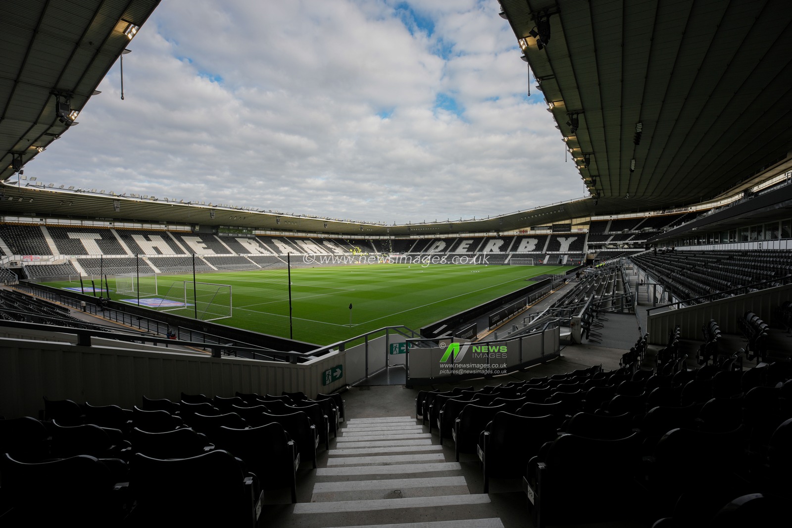 A general view of the pitch and stands during the Sky Bet Championship match Derby County vs West Bromwich Albion at Pride Park Stadium, Derby, United Kingdom on 09 September 2026

(Photo by Maynard Manyowa/News Images)