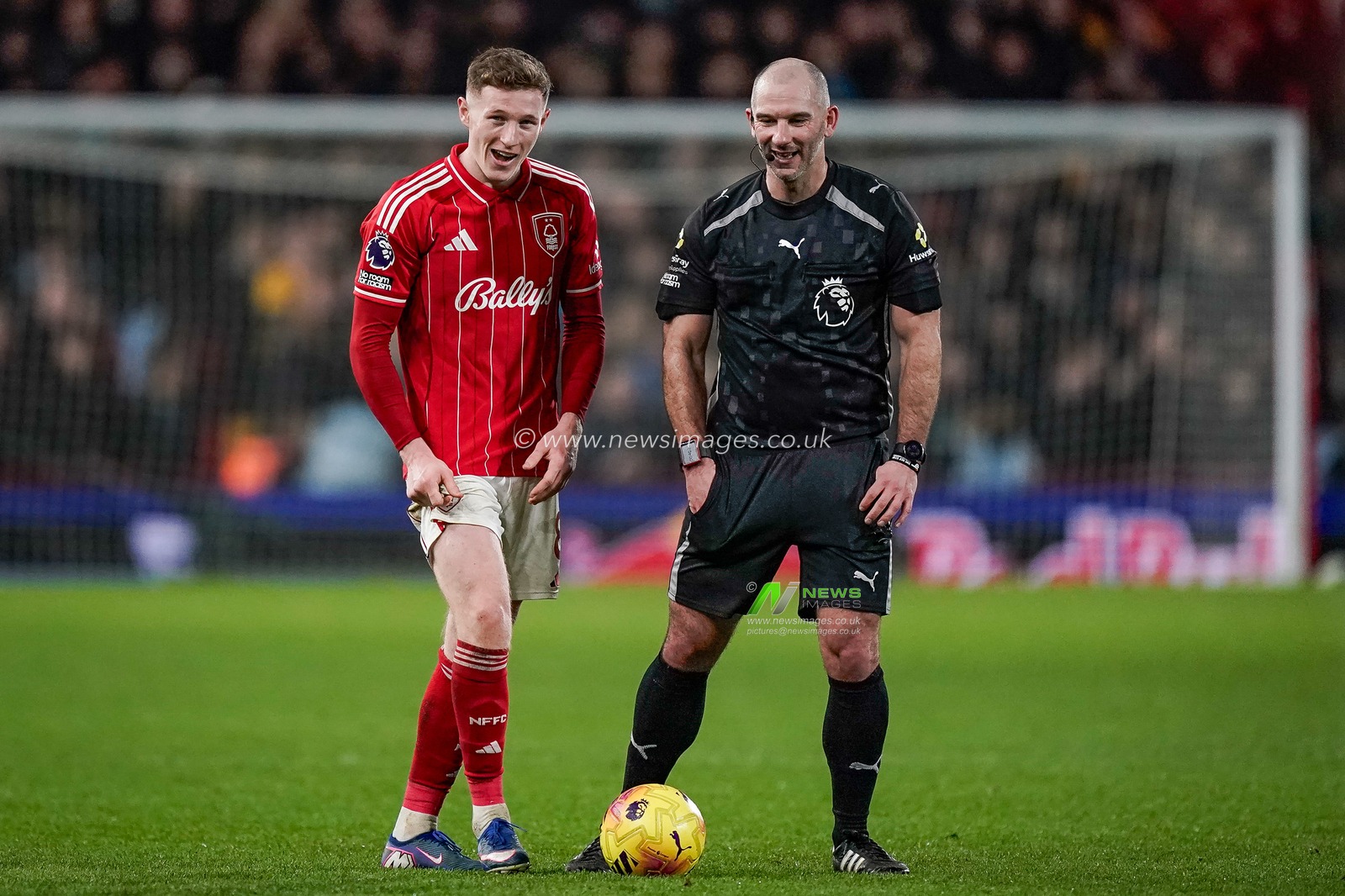 Elliot Anderson of Nottingham Forest speaks to Referee Tim Robinson.during the Premier League match Nottingham Forest vs Wolverhampton Wanderers at City Ground, Nottingham, United Kingdom on 11 February 2026

(Photo by Maynard Manyowa/News Images)