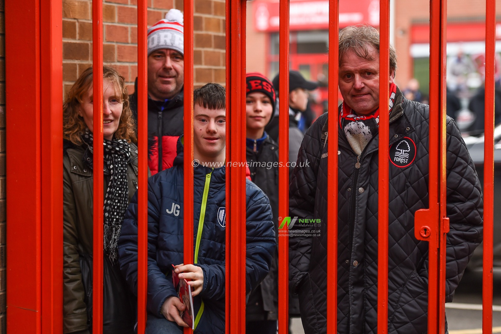 26th January 2019, City Ground, Nottingham, England ; Sky Bet Championship, Nottingham Forest v Wigan Athletic : Forrest supporters eager to their team arrive

Credit: Jon Hobley/News Images

English Football League images are subject to DataCo Licence