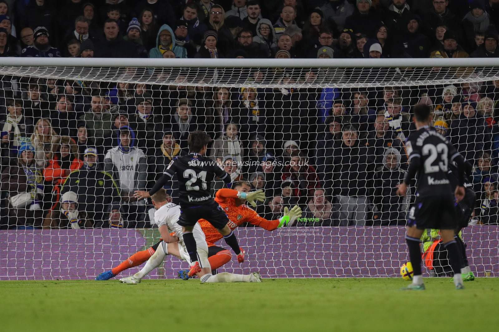 David Silva #21 of Real Sociedad has a shot at goal but it gets blocked during the Mid season friendly match Leeds United vs Real Sociedad at Elland Road, Leeds, United Kingdom, 16th December 2022

(Photo by James Heaton/News Images)