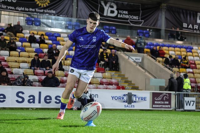Josh Thewlis of Warrington Wolves in the pre-game warm up during the Betfred Super League Round 4 match York Knights vs Warrington Wolves at LNER Community Stadium, York, United Kingdom on 06 March 2026

(Photo by Mark Cosgrove/News Images)
