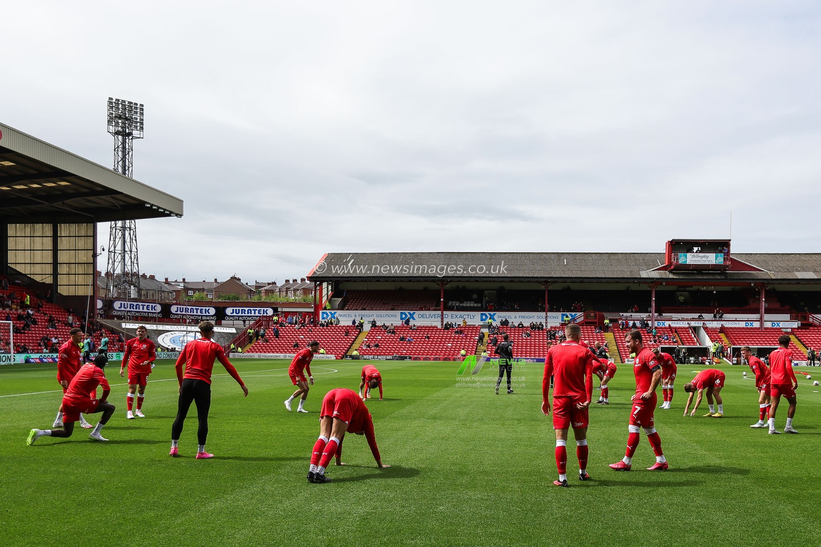 Barnsley players during pre match warm up ahead of the Sky Bet League 1 match Barnsley vs Port Vale at Oakwell, Barnsley, United Kingdom, 5th August 2023

(Photo by Mark Cosgrove/News Images)