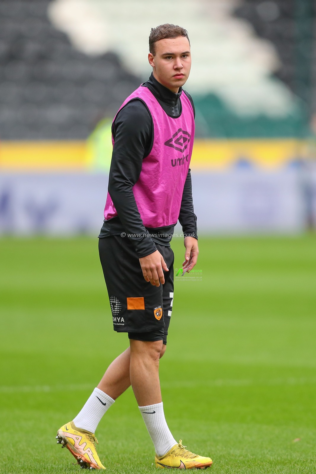 Harvey Vale #34 of Hull City during the pre-game warm up ahead of the Emirates FA Cup Third Round match Hull City vs Fulham at MKM Stadium, Hull, United Kingdom, 7th January 2023

(Photo by Gareth Evans/News Images)