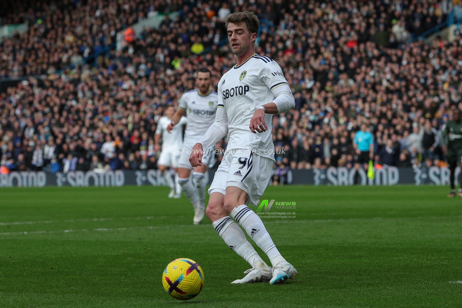 Patrick Bamford #9 of Leeds United on the ball during the Premier League match Leeds United vs Southampton at Elland Road, Leeds, United Kingdom, 25th February 2023

(Photo by James Heaton/News Images)