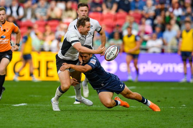 Max Malins of Saracens offloads the ball in a tackle during the Gallagher PREM match Bristol Bears vs Saracens at Ashton Gate, Bristol, United Kingdom on 09 May 2026

(Photo by Alex Williamson/News Images)