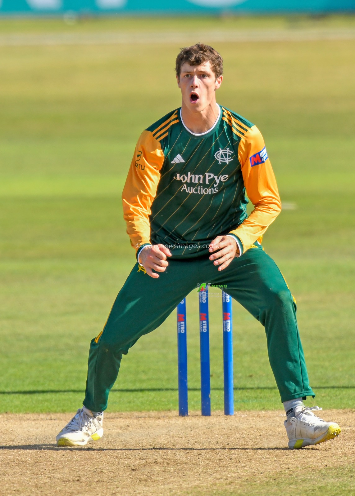 Calvin HARRISON of Nottingham Outlaws bowling during the Royal London One-day Cup match Nottinghamshire vs Essex at Trent Bridge, Nottingham, United Kingdom, 11th August 2024

(Photo by Mark Dunn/News Images)
