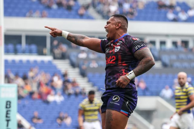 Tesi Niu of Leigh Leopards celebrates his try during the Betfred Super League Magic Weekend match Leigh Leopards vs Warrington Wolves at Leigh Sports Village, Leigh, United Kingdom on 04 July 2026

(Photo by Alfie Cosgrove/News Images)