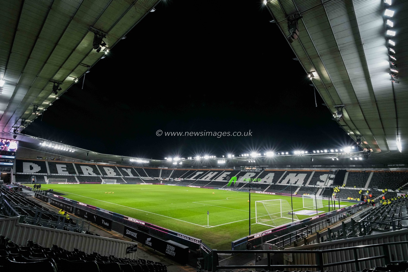 A ground shot of Pride Park at night during the Sky Bet Championship match Derby County vs Millwall at Pride Park Stadium, Derby, United Kingdom, 10th December 2025

(Photo by Maynard Manyowa/News Images)

*** GER AUT SUI OUT ***