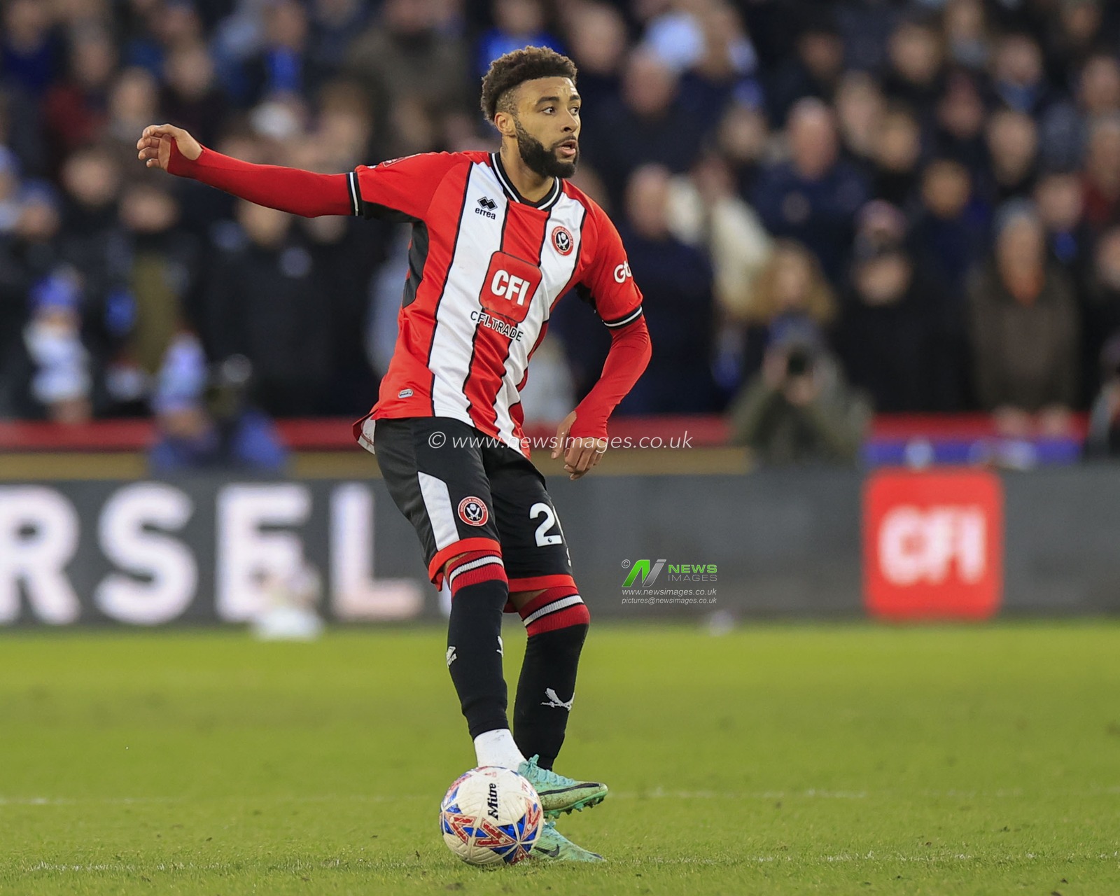 Jayden Bogle of Sheffield United controls the ball during the Emirates FA Cup Fourth Round match Sheffield United vs Brighton and Hove Albion at Bramall Lane, Sheffield, United Kingdom, 27th January 2024

(Photo by Conor Molloy/News Images)