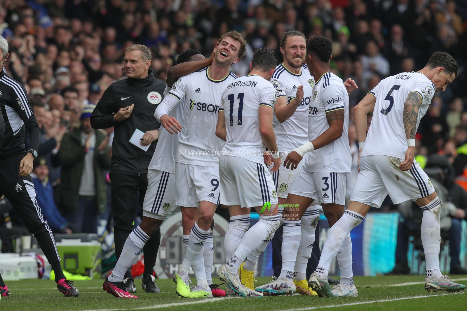 Patrick Bamford #9 of Leeds United celebrates his goal to make it 1-0 during the Premier League match Leeds United vs Crystal Palace at Elland Road, Leeds, United Kingdom, 9th April 2023

(Photo by James Heaton/News Images)