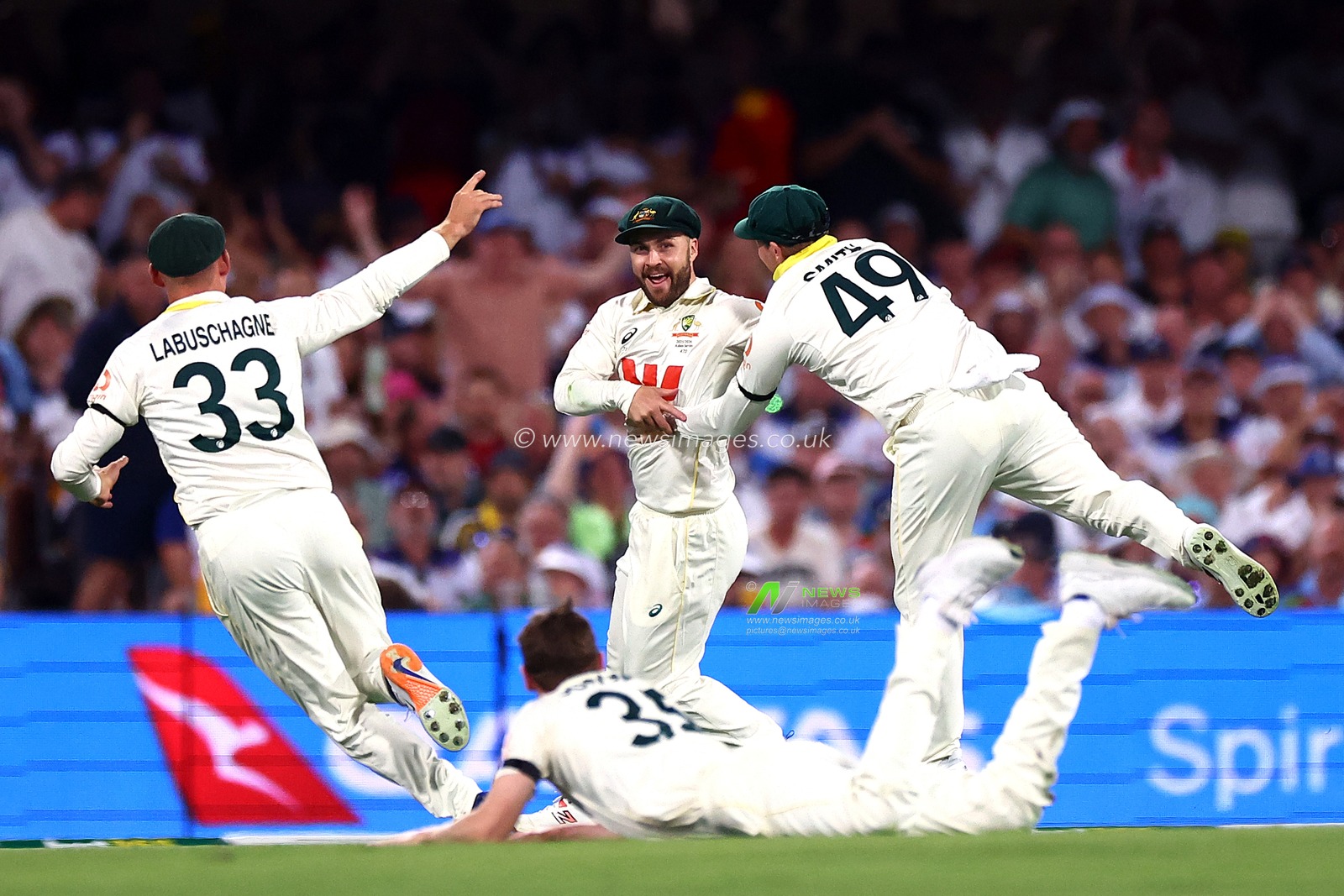 Josh Inglis of Australia celebrates the runout of Ben Stokes of England  during the NRMA Insurance Ashes Second Test Day 1 Series match Australia vs England at The Gabba, Brisbane Cricket Ground, Brisbane, Australia, 4th December 2025

(Photo by Patrick Hoelscher/News Images)

*** GER AUT SUI OUT ***