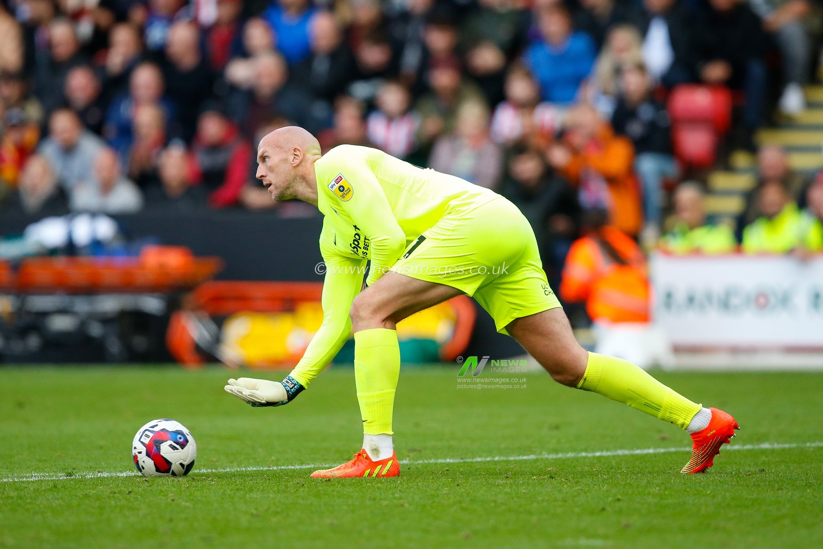 John Ruddy #21 of Birmingham City during the Sky Bet Championship match Sheffield United vs Birmingham City at Bramall Lane, Sheffield, United Kingdom, 1st October 2022

(Photo by Ben Early/News Images)