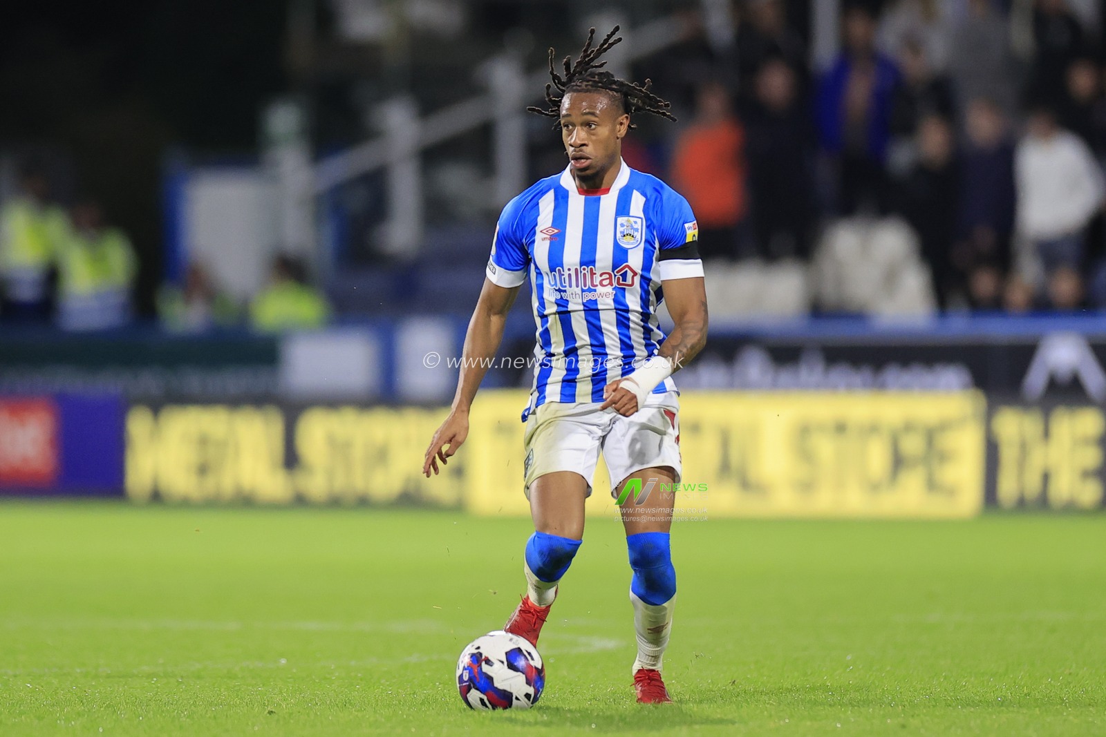 David Kasumu #18 of Huddersfield Town during the Sky Bet Championship match Huddersfield Town vs Wigan Athletic at John Smith's Stadium, Huddersfield, United Kingdom, 13th September 2022

(Photo by Conor Molloy/News Images)
