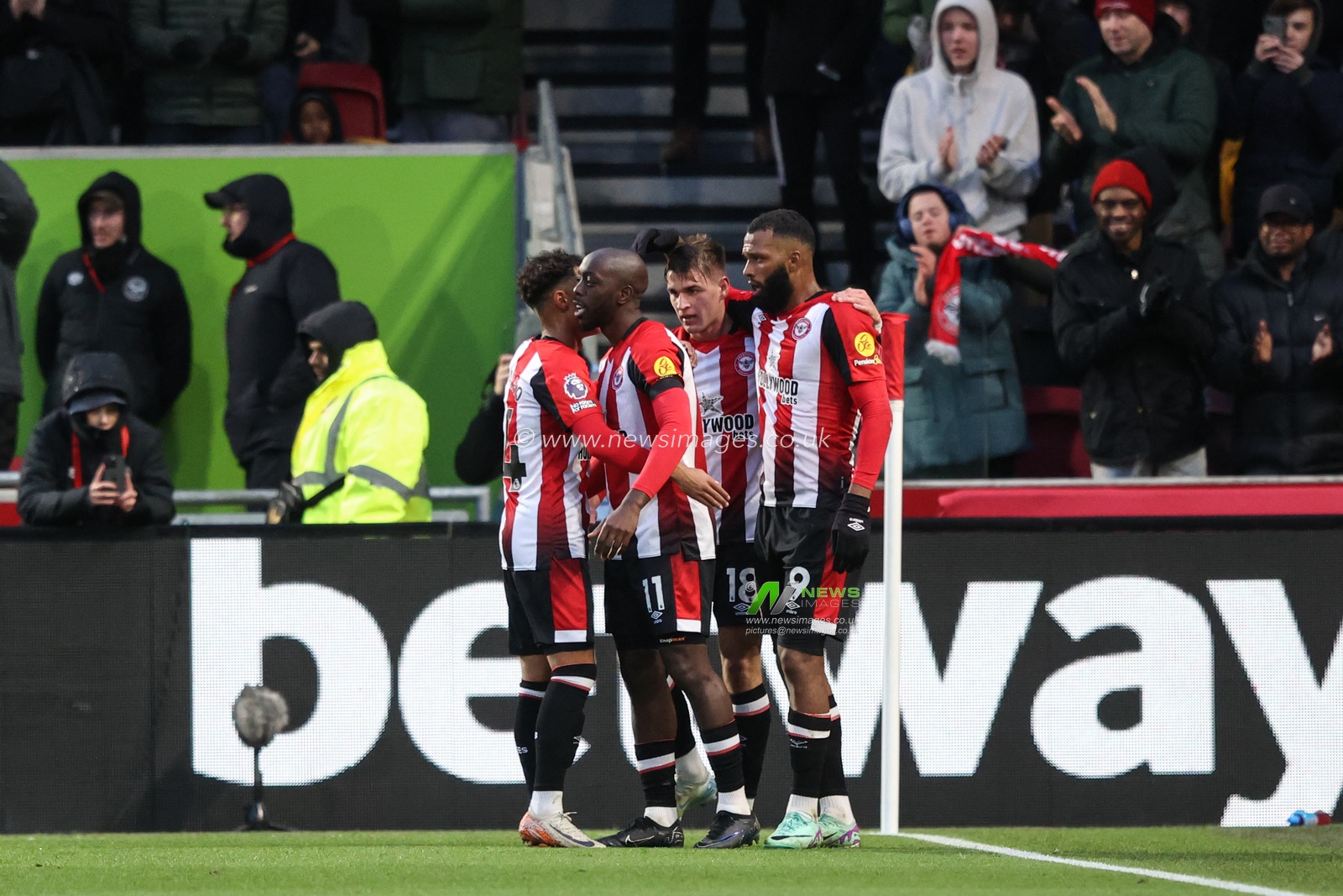 Yoane Wissa of Brentford celebrates his goal to make it 2-1 during the Premier League match Brentford vs Newcastle United at The Gtech Community Stadium, London, United Kingdom, 7th December 2024

(Photo by Alfie Cosgrove/News Images)