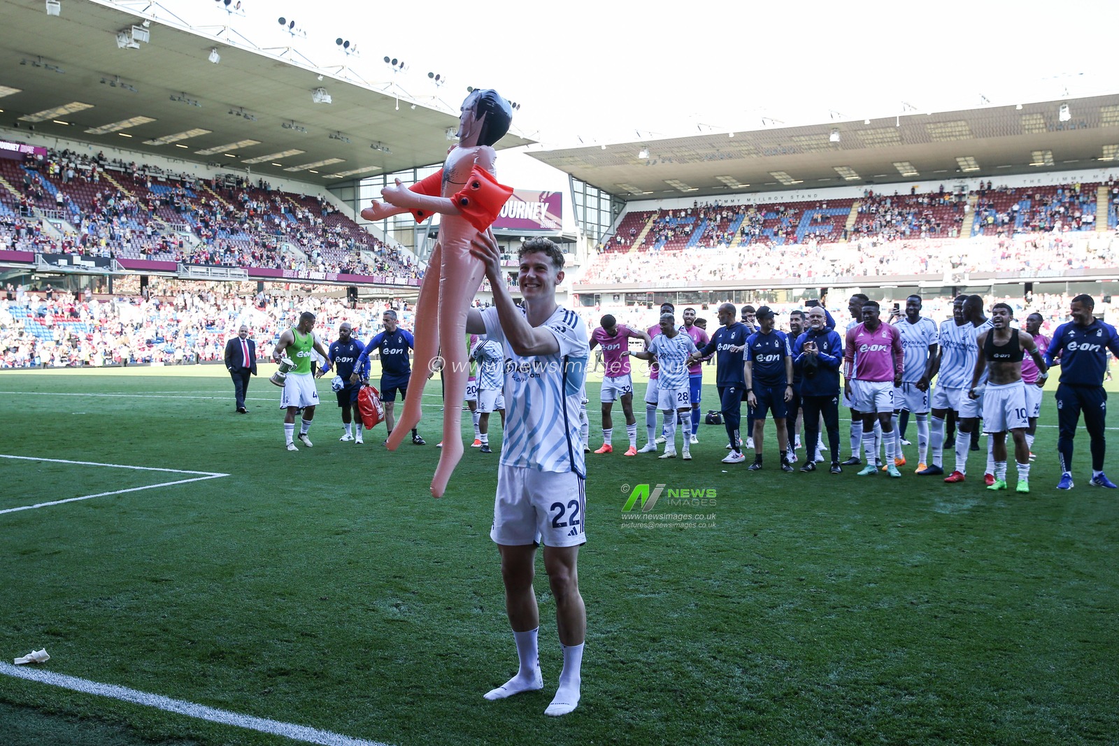 Ryan Yates of Nottingham Forest celebrates his teams win to guarantee safety after the Premier League match Burnley vs Nottingham Forest at Turf Moor, Burnley, United Kingdom, 19th May 2024

(Photo by Gareth Evans/News Images)