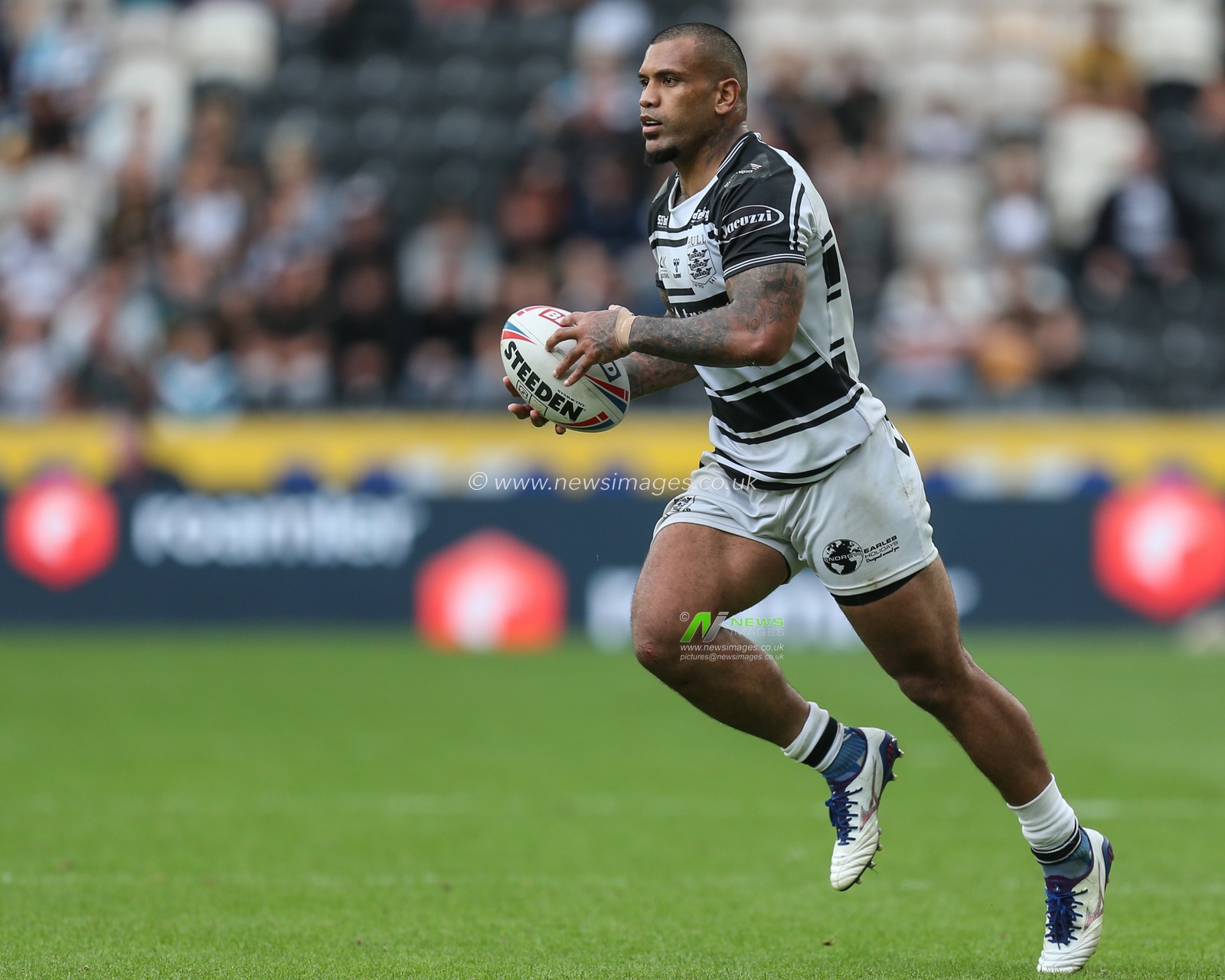 Manu Ma'u (12) of Hull FC during the game