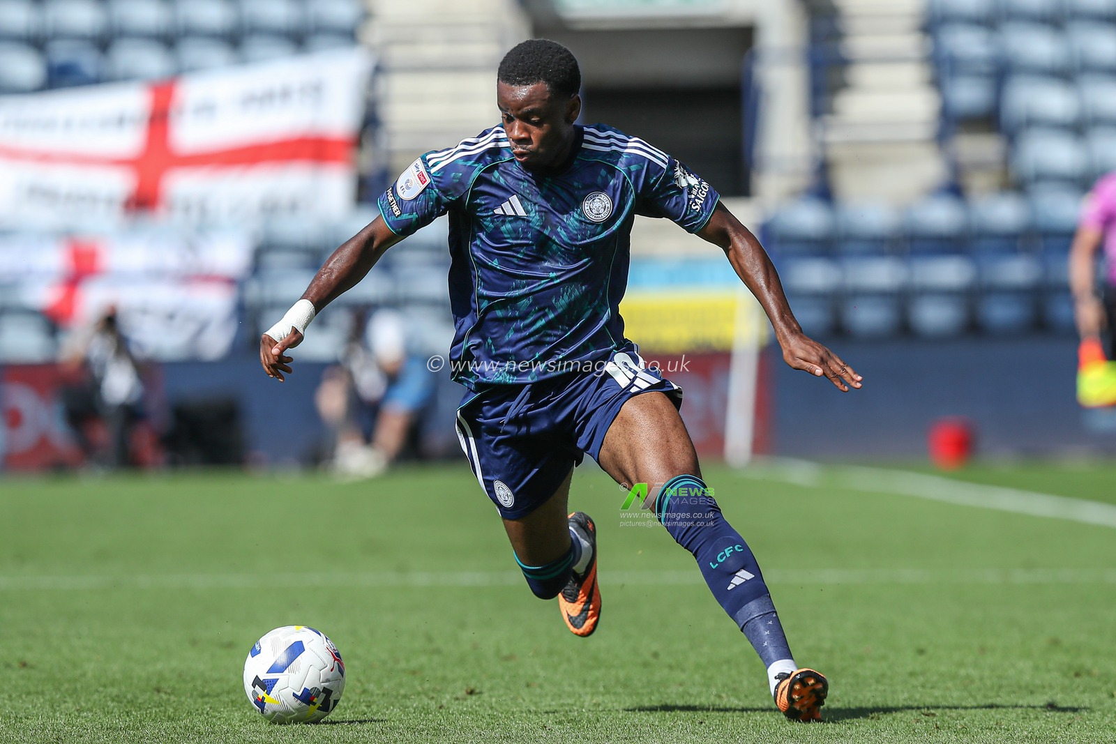 Stephy Mavididi of Leicester City dribbles forward during the Sky Bet Championship match Preston North End vs Leicester City at Deepdale, Preston, United Kingdom, 16th August 2025

(Photo by Jorge Horsted/News Images)