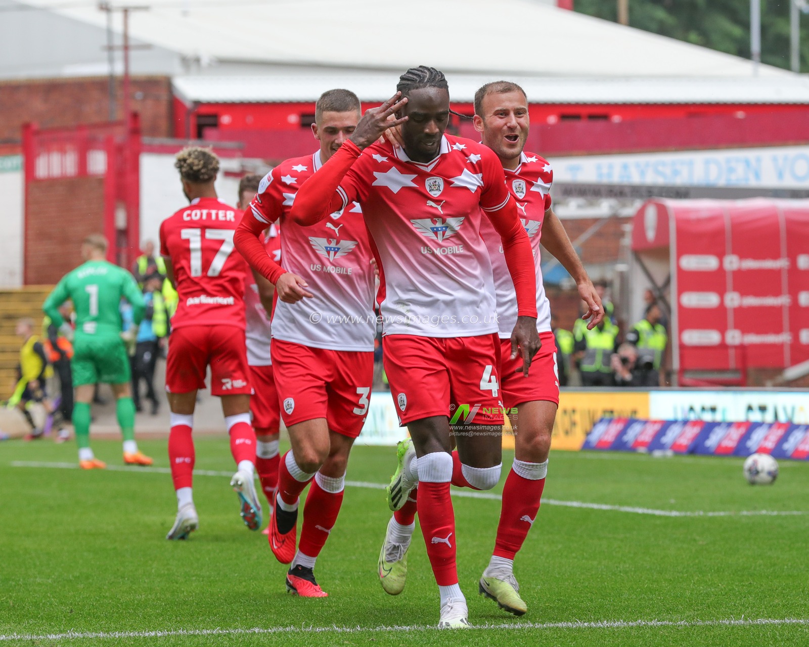 Devante Cole #44 of Barnsley celebrates his goal to make it 4-0 during the Sky Bet League 1 match Barnsley vs Port Vale at Oakwell, Barnsley, United Kingdom, 5th August 2023

(Photo by Alfie Cosgrove/News Images)