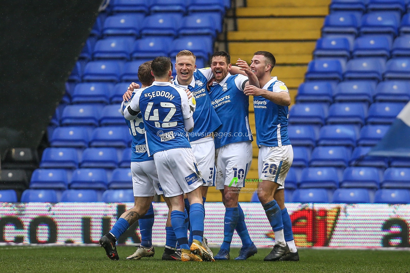 Lukas Jutkiewicz #10 of Birmingham City celebrates his goal with his team mates to make it 2-0