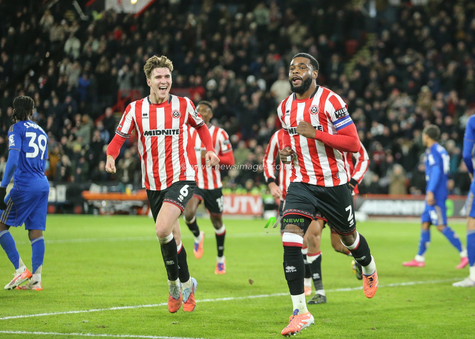Japhet Tanganga of Sheffield United celebrates his goal to make it 1-0 during the Sky Bet Championship match Sheffield United vs Leicester City at Bramall Lane, Sheffield, United Kingdom, 1st January 2026

(Photo by Richard Bierton/News Images)

*** GER AUT SUI OUT ***