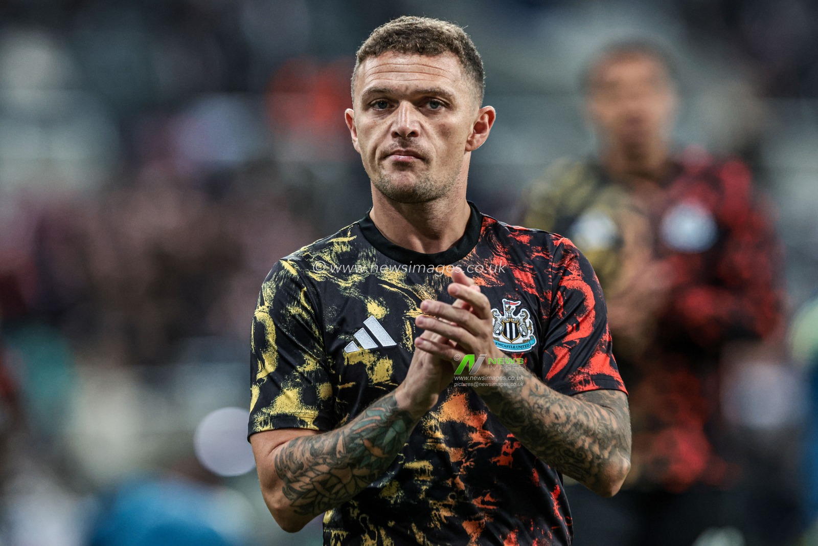 Kieran Trippier of Newcastle United in the pregame warmup session during the UEFA Champions League Matchday 3 of 8 Newcastle United vs Benfica at St. James's Park, Newcastle, United Kingdom, 21st October 2025

(Photo by Mark Cosgrove/News Images)