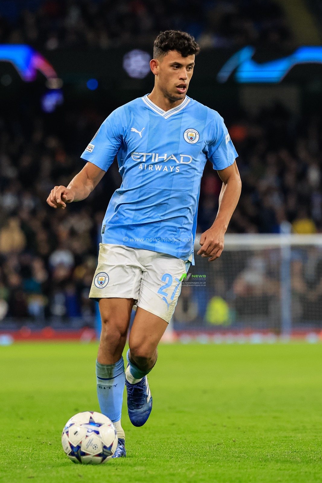 Matheus Nunes #27 of Manchester City with the ball during the UEFA Champions League match Manchester City vs Young Boys at Etihad Stadium, Manchester, United Kingdom, 7th November 2023

(Photo by Conor Molloy/News Images)