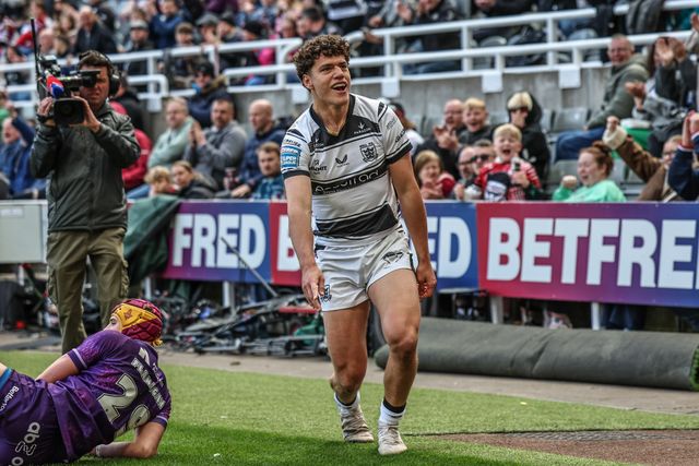 Lewis Martin of Hull FC celebrates his try during the Betfred Magic Weekend 2025 match Huddersfield Giants vs Hull FC at St. James's Park, Newcastle, United Kingdom, 4th May 2025

(Photo by Mark Cosgrove/News Images)