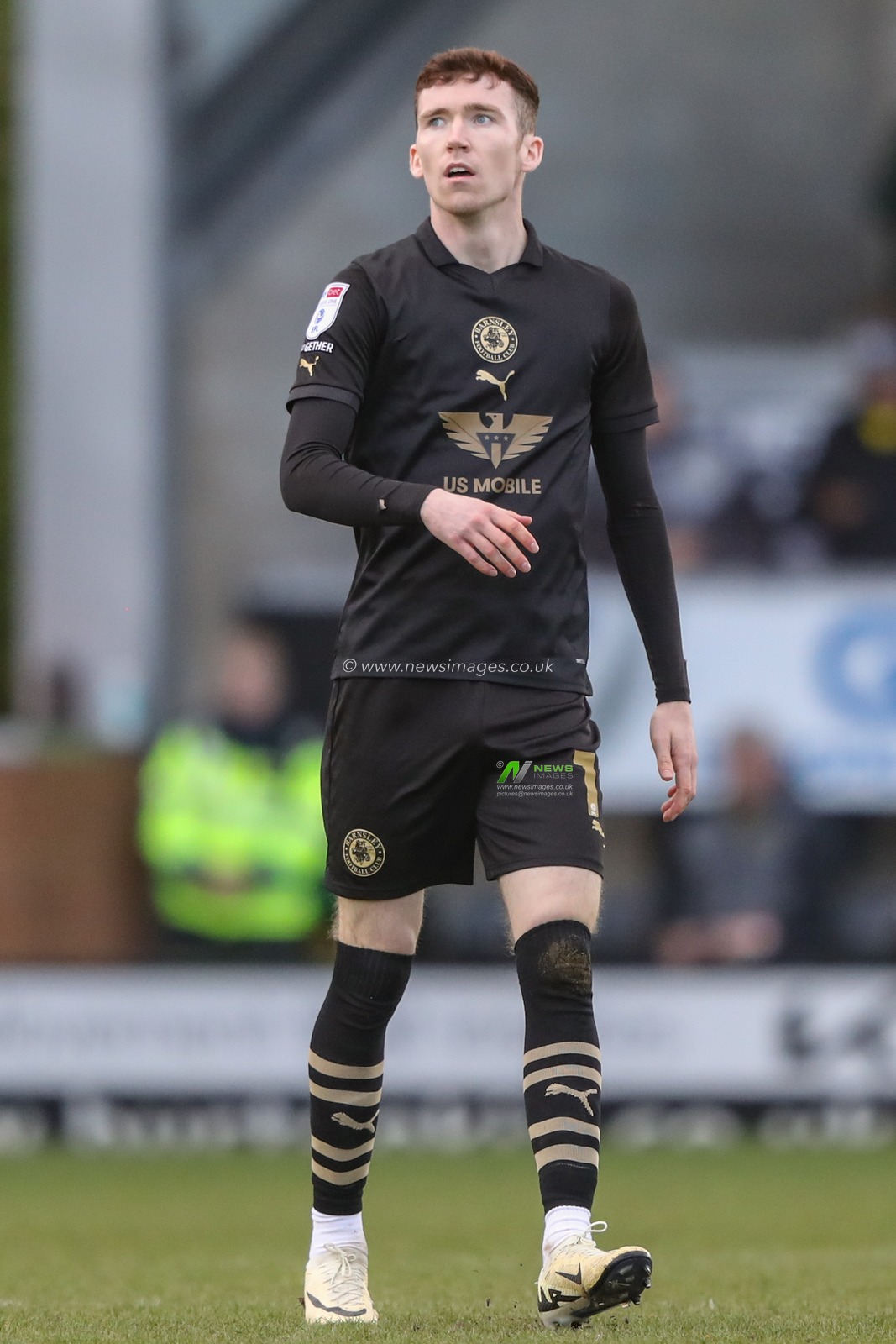 Conor Grant of Barnsley during the Sky Bet League 1 match Burton Albion vs Barnsley at Pirelli Stadium, Burton upon Trent, United Kingdom, 1st April 2024

(Photo by Alfie Cosgrove/News Images)